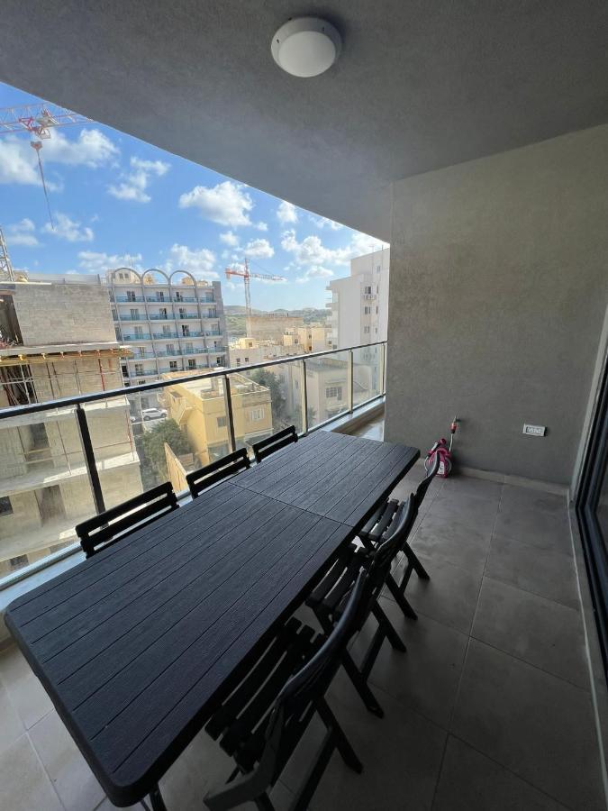 Blue Skies Family Apartment With Terrace San Pawl il-Baħar Eksteriør billede